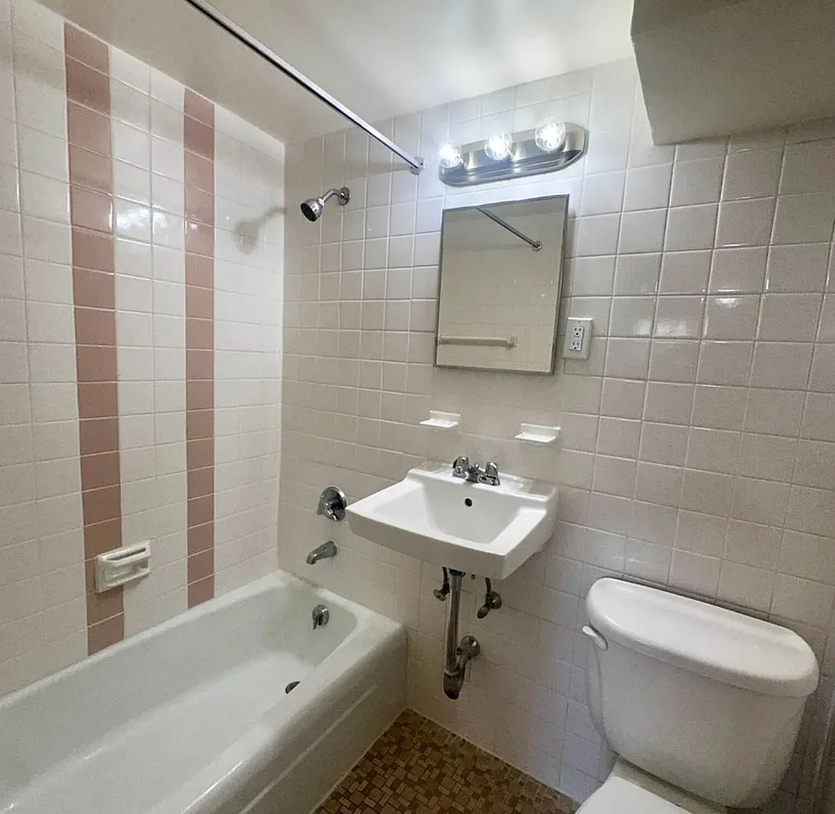 1 bed, 450 sqft, $2,000 — Photo 3