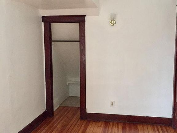 2nd image of 626 Myrtle Ave Unit 1