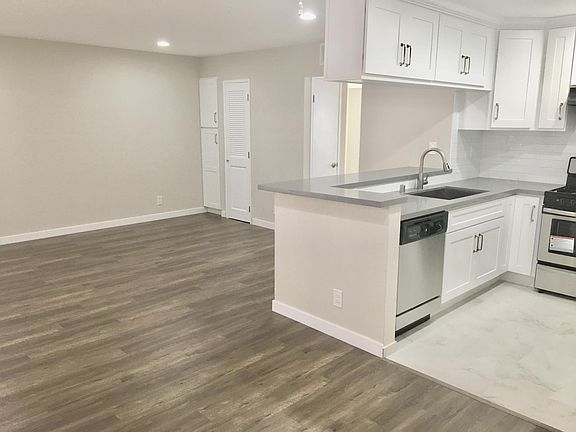 2nd image of 636 E Verdugo Ave APT H