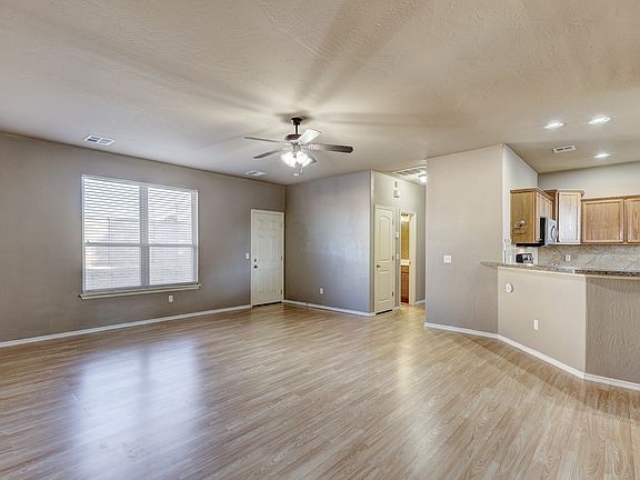 5th image of 12000 Garden Dr
