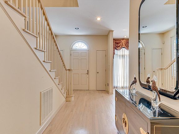 4th image of 36 Conifer Lane