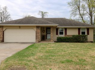 3304 W Riverside St, Springfield, MO 65807