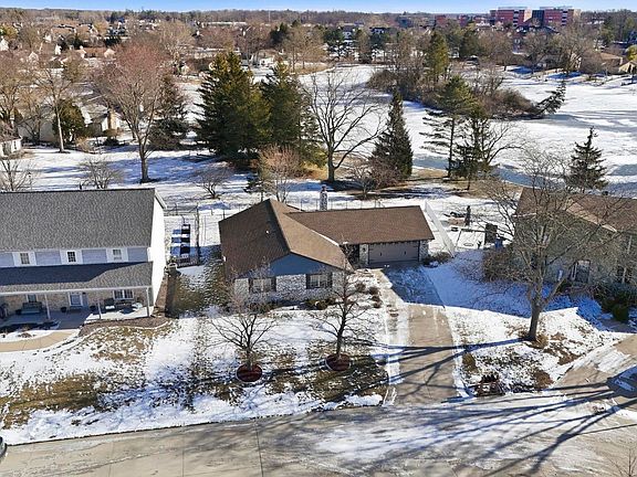 3rd image of 4719 Bridgetown Ct
