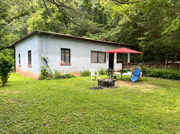 2300 Scarberry Ln, South Charleston, WV 25309