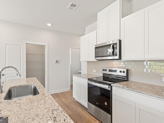 2nd image of 1105 Holland Rose Dr