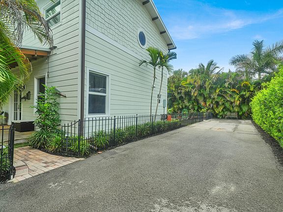 5th image of 13432 153RD Road N