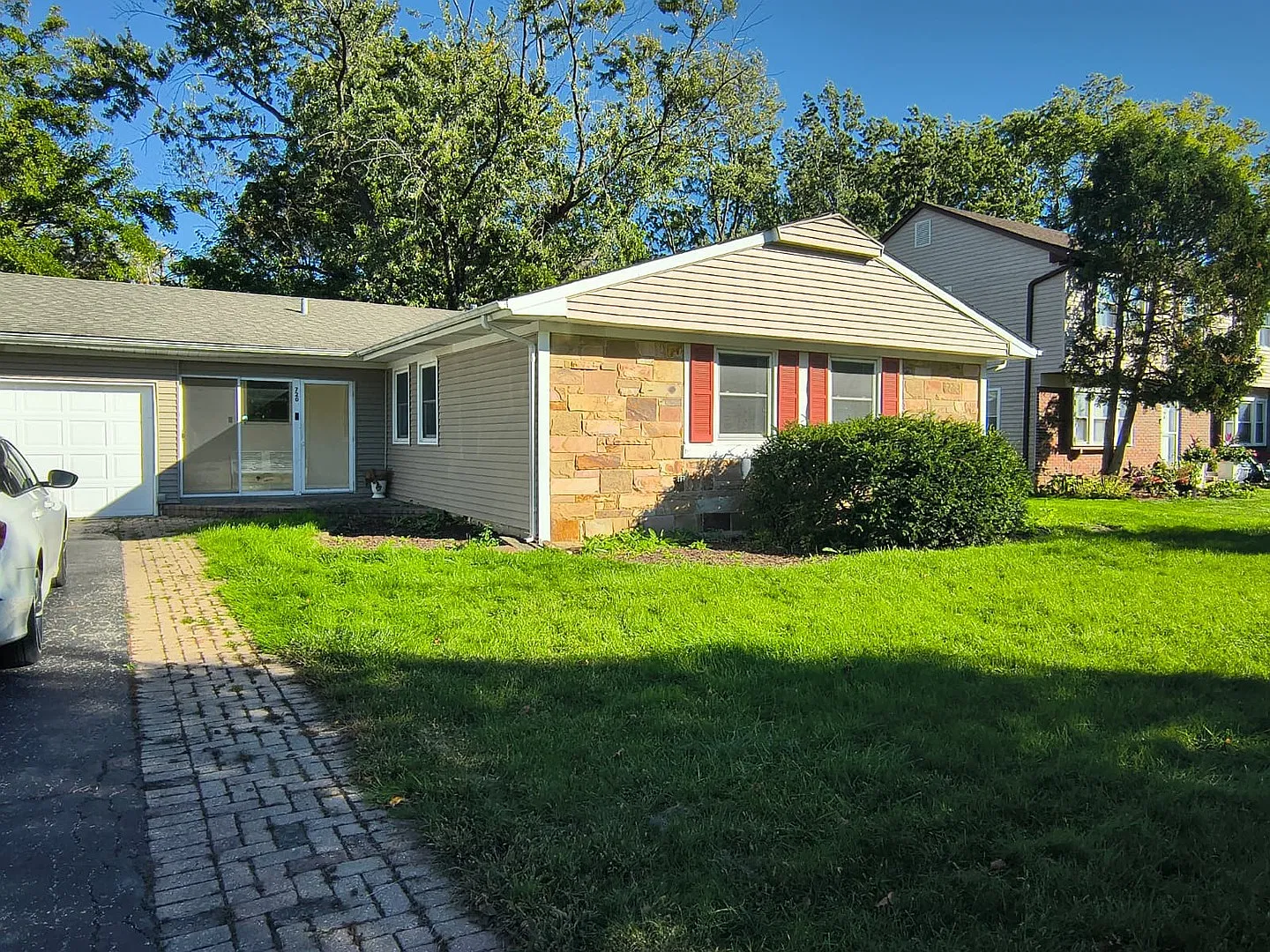 3 bed, 1614 sqft, $3,350 — Photo 2