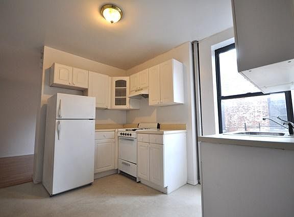 4th image of 329 E 94th St APT 25