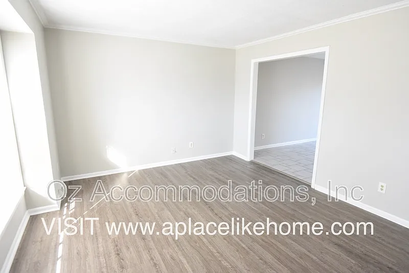 4 bed, 2.5 bath, 1780 sqft, $2,450 — Photo 4