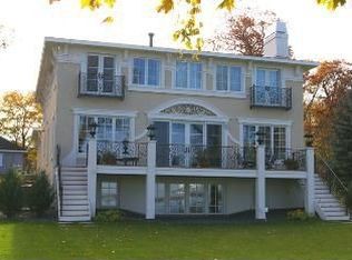 4285 Cottonwood Ln, Excelsior, MN 55331