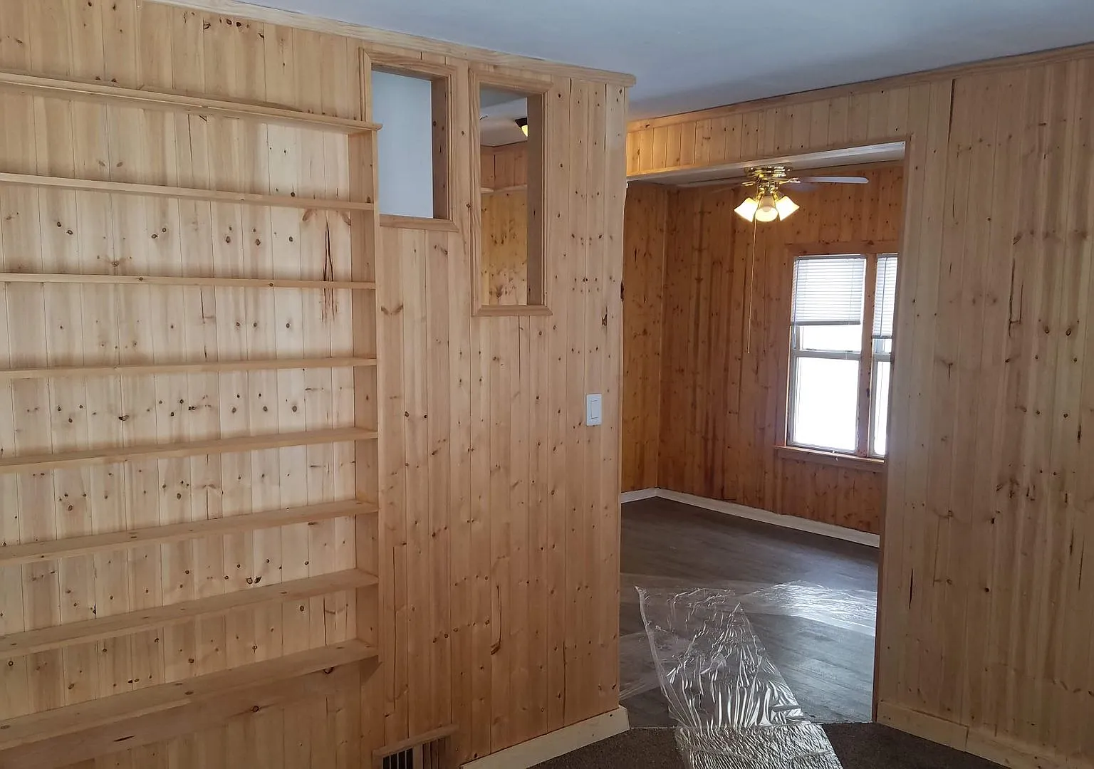 Morgan Park townhouse, yard, end unit, quiet, garage, laundry, spacious — Photo 1