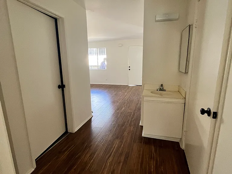 3957 Melrose Ave #3 — Photo 4