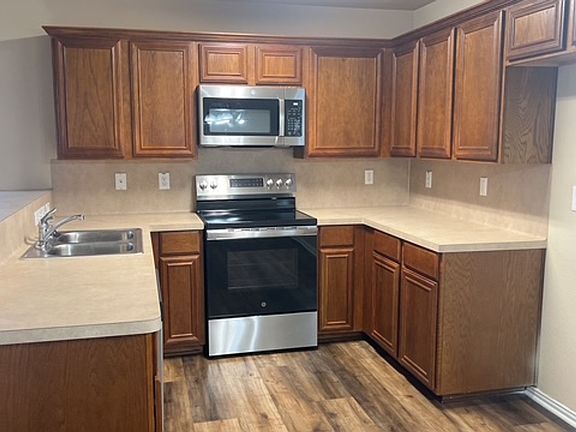 4th image of 107 Breanna Way