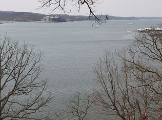 432 Overlook Rd, Lake Ozark, MO 65049