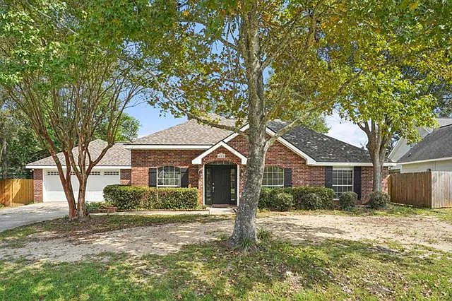 3 bed, 2.0 bath, 1802 sqft, $2,900 — Photo 1