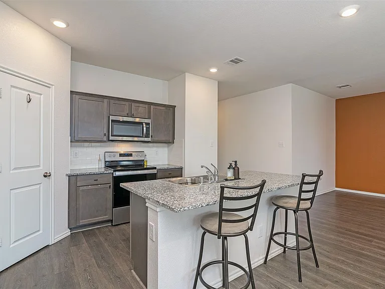 1004 Cotton Gin Ct — Photo 15