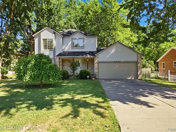 3rd image of 2931 Wisconsin Rd