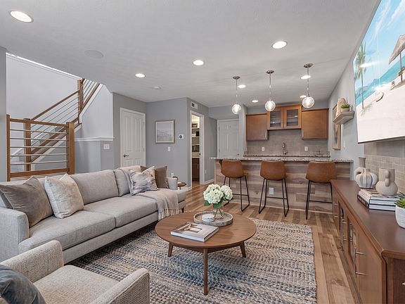 2nd image of 13093 Grand Vue Dr
