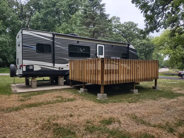 10/312 Woodhaven Lakes, Sublette, IL 61367