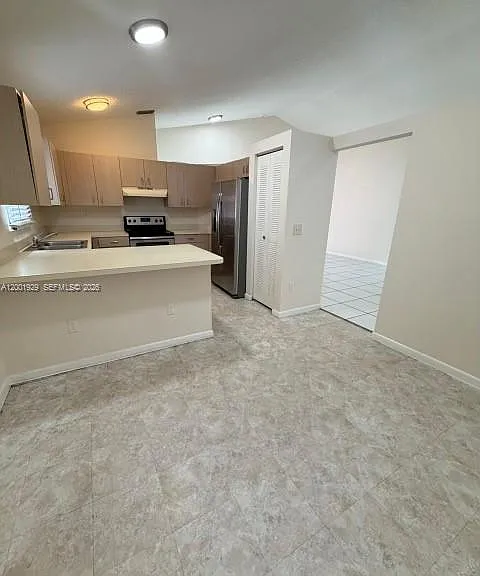 1034 W Jasmine Ln — Photo 5