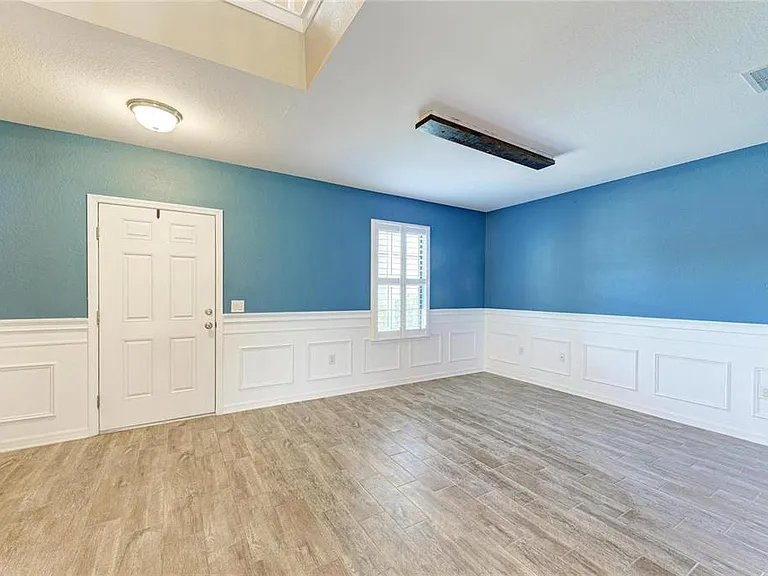 2084 La Palma Ave — Photo 4