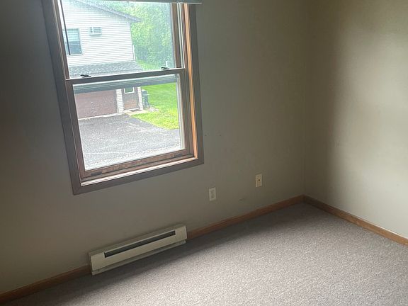 4th image of 306 W Johnson St APT 4