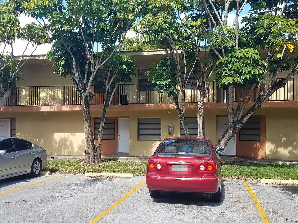 1st image of 4096 Lakeside Dr