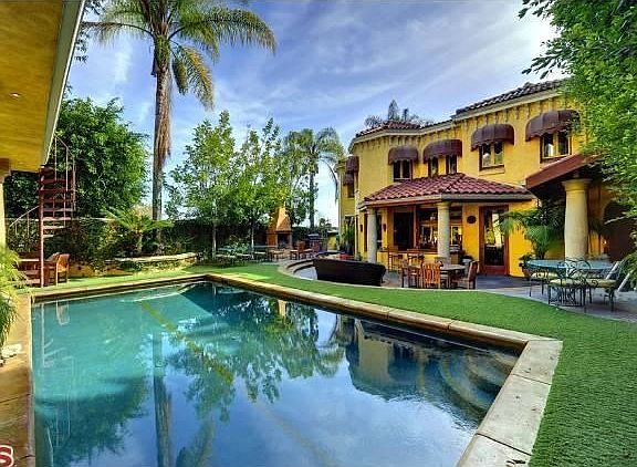 Salt water pool