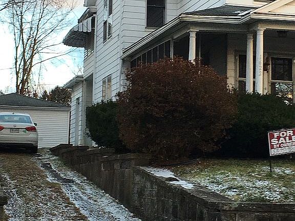 Private drive to garage.