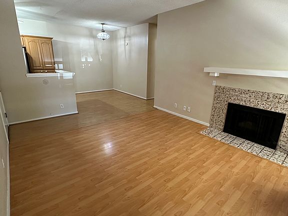 4th image of 37168 Meadowbrook Cmn APT 203
