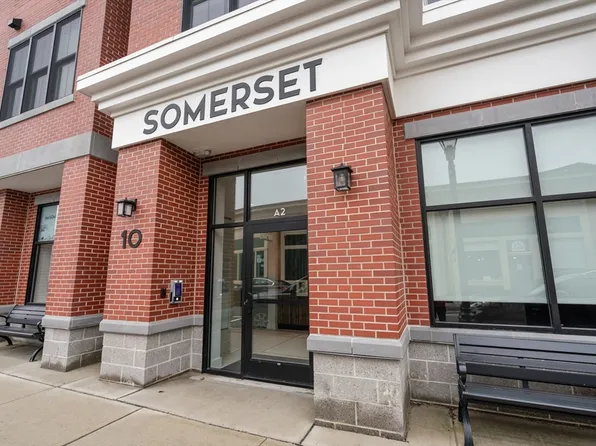 10 Somerset Ave #402, Winthrop, MA 02152