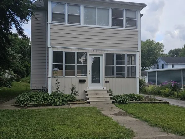 211 Edwards Ave Uppr 2, West Dundee, IL 60118