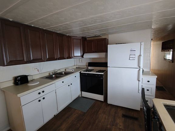 4th image of 2614 Holly Pl