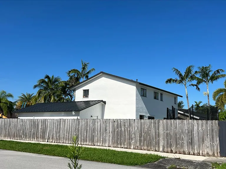 13925 SW 157th St — Photo 28