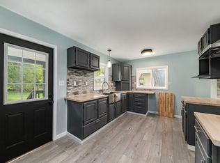 20907 Moorepark Rd, Three Rivers, MI 49093