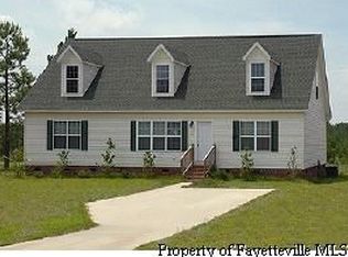59 Dijour Dr, Saint Pauls, NC 28384
