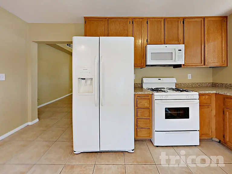 625 Freeburg Pl — Photo 7