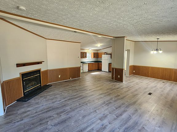 4th image of 366 Ivy Creek Dr