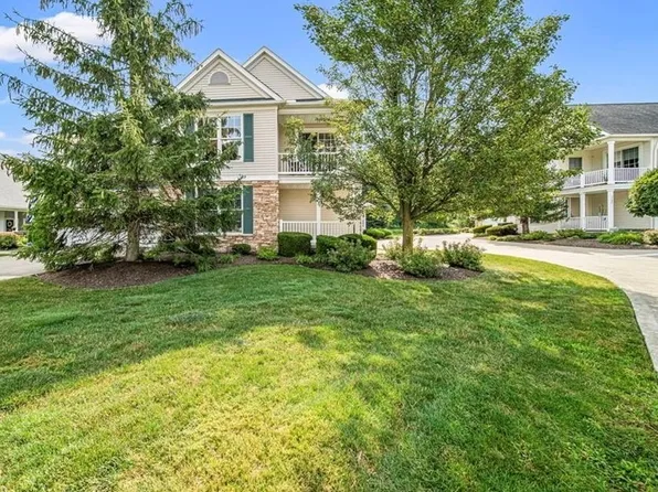 327 E Legend Ct #C, Highland Heights, OH 44143