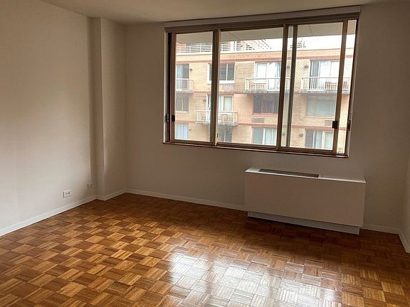 3rd image of 393 W 49th St #4PQ