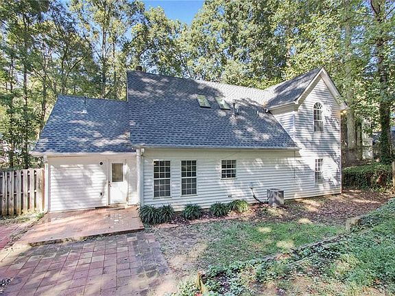 5th image of 3657 Chestnut Lake Ct