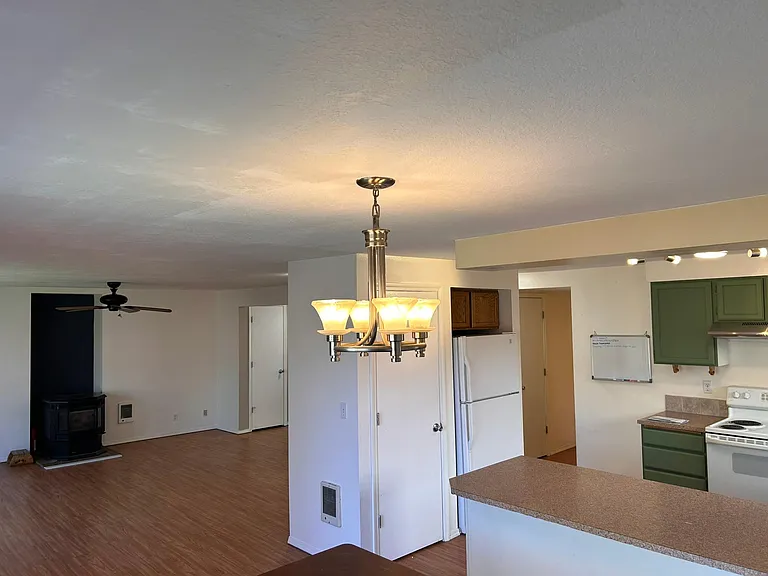 1884 NE Monroe Ln — Photo 6