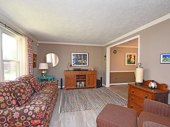 4th image of 8475 Brandonhill Ct