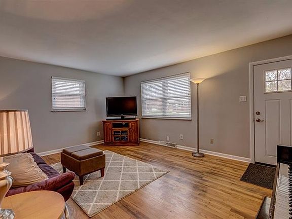 2nd image of 1045 Brooke Ave