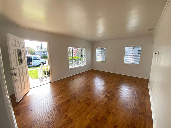 4th image of 6109 Premiere Ave