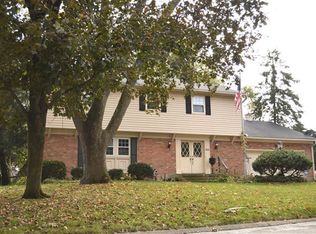 1052 Pepper Hill Dr, Dayton, OH 45429