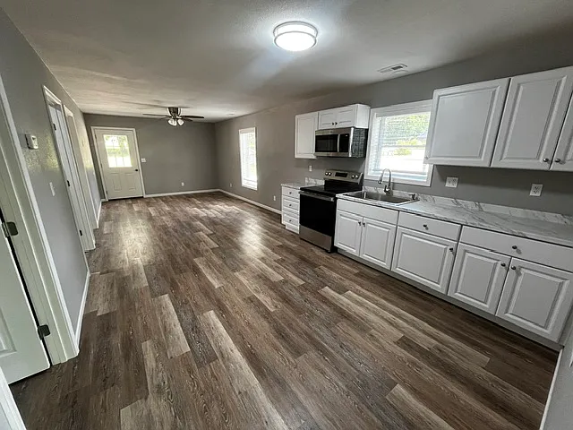 2 bed, 875 sqft, $1,550 — Photo 4