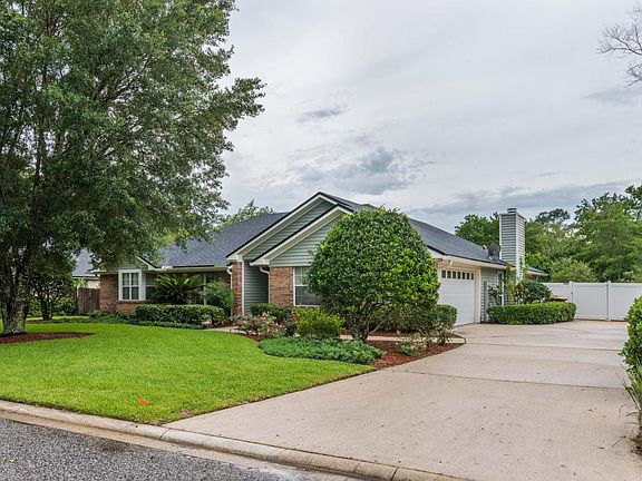 3rd image of 11958 Laura Rose Ct