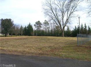175 Gilda Dr, Mount Airy, NC 27030
