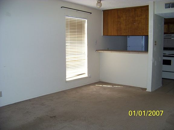4th image of 4808A Country Club Dr